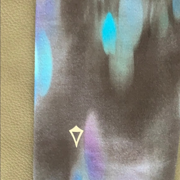 Ivivva Girls Cropped Leggings - Picture 3 of 4